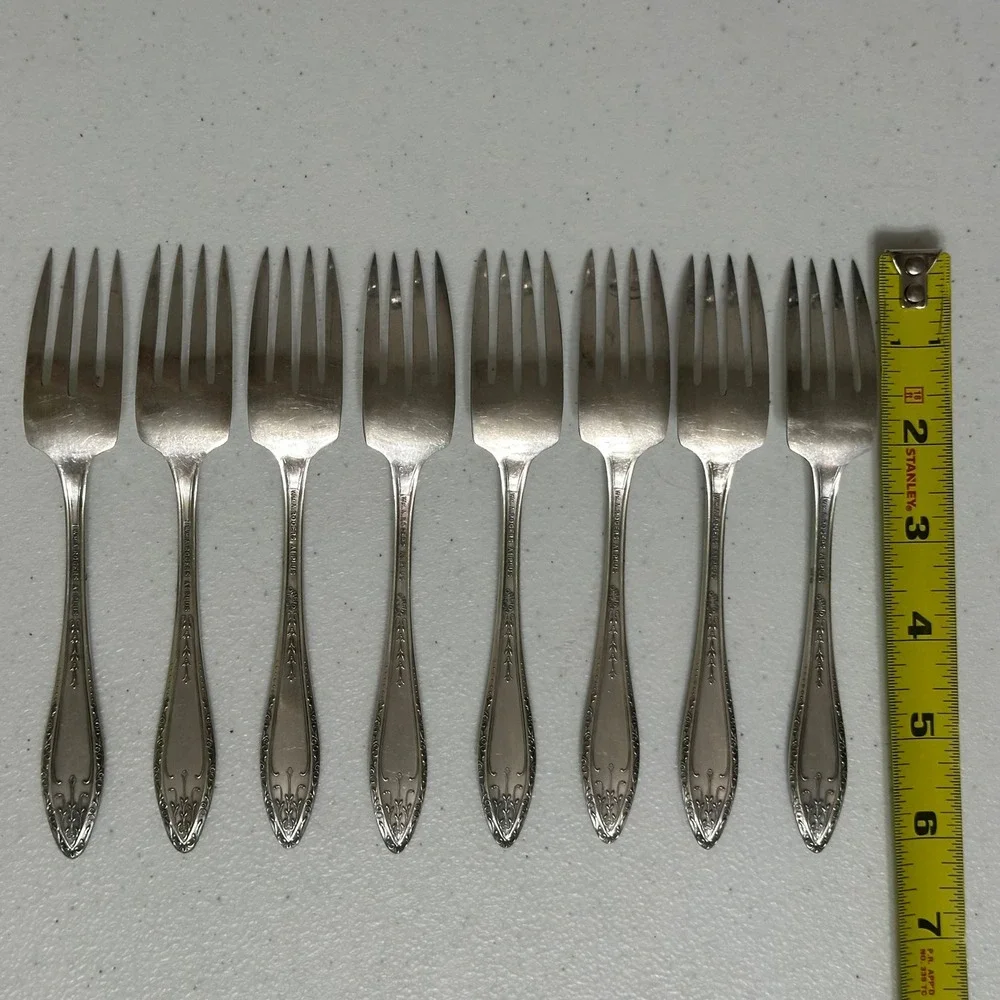 8 Wm. A. Rogers A1 Plus Mystic Coronet Silverplate Salad Forks Flatware Vintage‎
